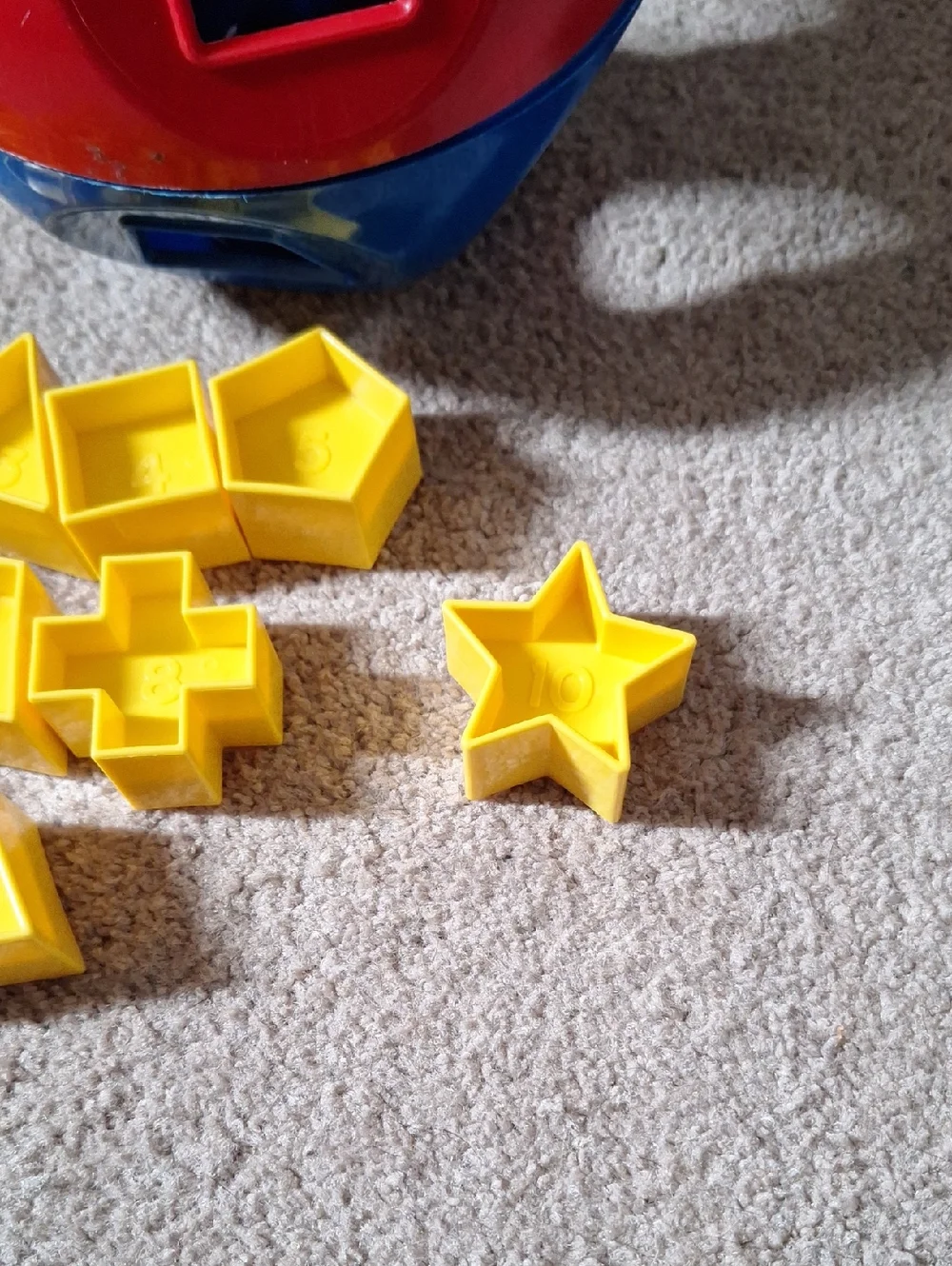 Tuppwrware Sorting Toy - Picture 3 of 3